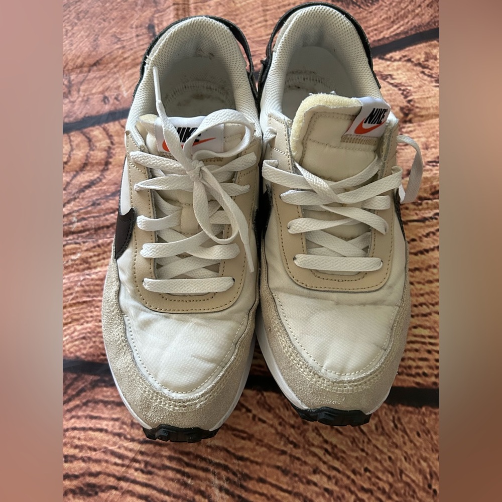 Nike 1972 Women’s Sneakers Size 8.5 (No‎ Soles)